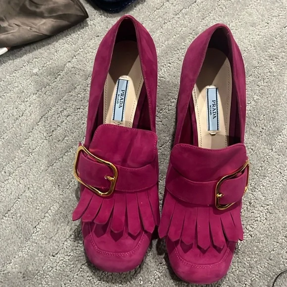 NEW PRADA Pink/slightly purple Suede Buckle Heel NEW size 40